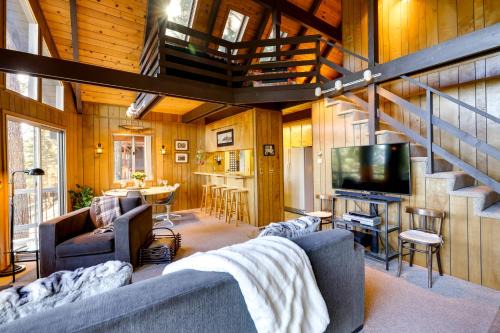Arnold House | 3 Mi to Big Trees State Park Cabin with Deck