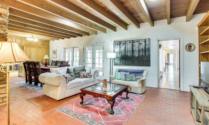 Near North Valley House | 3 Mi to Zoo & Garden: ABQ Home w/Heated Pool!