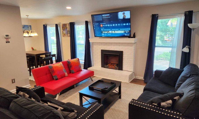 Tallahassee Apartment | 3 miles to FSU-Midtown Luxe-Comfy High end beds