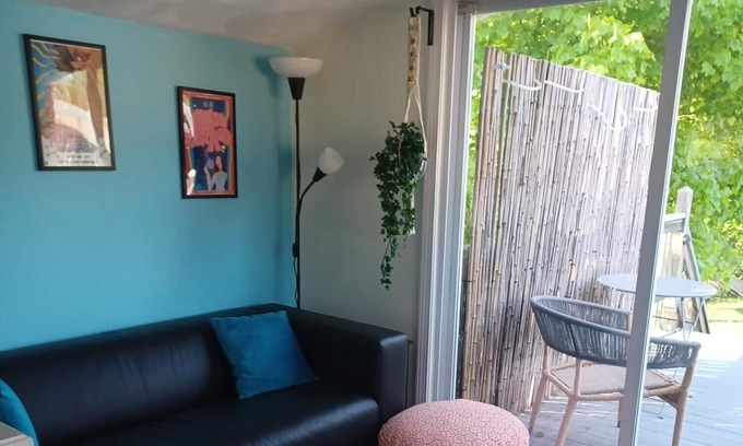 Wakefield-Peacedale Apartment | 3 Miles to Narragansett Beach! Avoid the traffic by staying in Wakefield!
