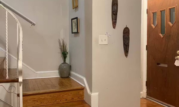 Southeast House | 3 Miles to the National Mall: Cozy 2BR Budget-Friendly Home Near D.C. Landmarks