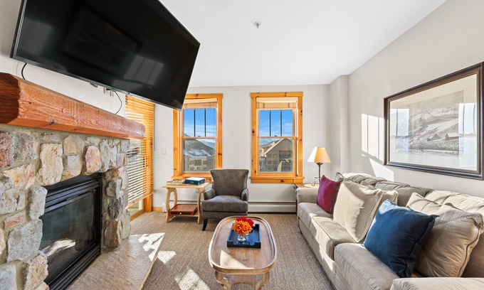 River Run Condo | 3 min Walk to Gondola, Private Balcony w/Decrum Square & Mountain Views