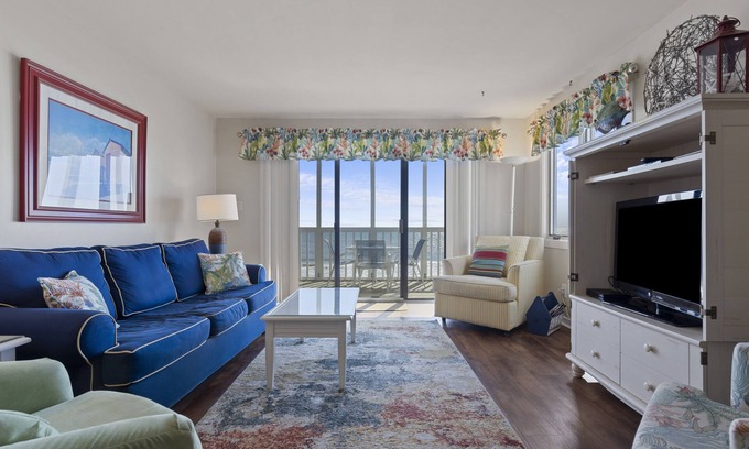 Pine Knoll Shores Condo | 3 NIGHT MINIMUM SUMMER SPECIAL! GREAT FOR GUEST WHO CAN'T STAY A WEEK!