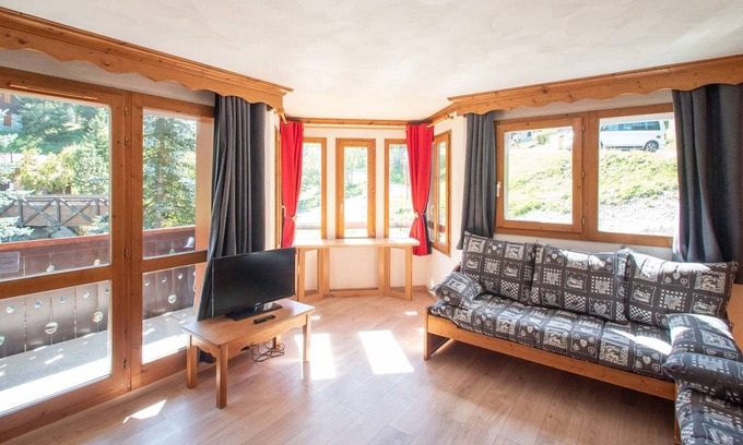 Les Avanchers-Valmorel Apartment | 3-room apartment with balcony, pets allowed, parking. 7 beds, Hameau de la Forêt