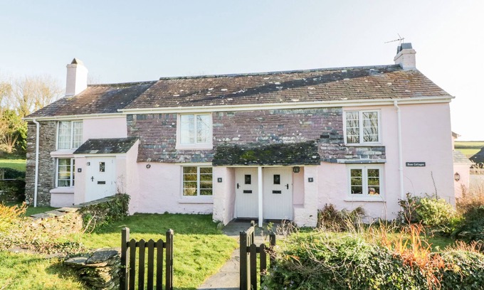 Lansallos Cottage | 3 ROSE COTTAGES, romantic, character holiday cottage in Polperro