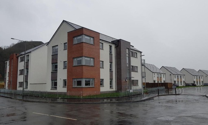Auchengray Apartment | 3 Royal View Apartments