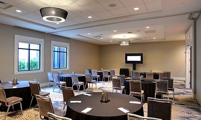 Grandview Heights Hotel | 3-Star Hotel ∙ Courtyard by Marriott Columbus OSU