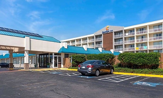 Kill Devil Hills Hotel | 3-Star Hotel ∙ Comfort Inn on the Ocean