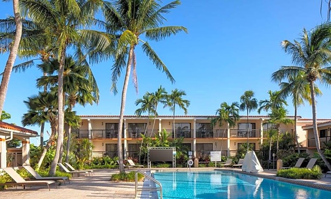 Key West Hotel | 3-Star Hotel ∙ Courtyard by Marriott Key West Waterfront