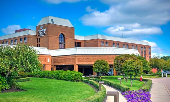 Warwick Hotel | 3-Star Hotel ∙ Crowne Plaza Providence-Warwick (Airport), an IHG Hotel