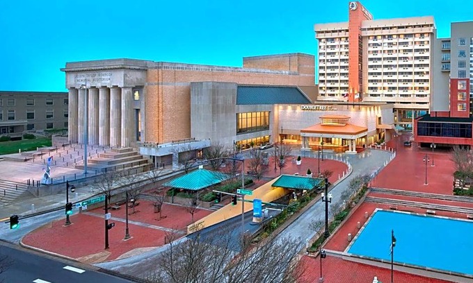 Downtown Little Rock Hotel | 3-Star Hotel ∙ DoubleTree by Hilton Little Rock