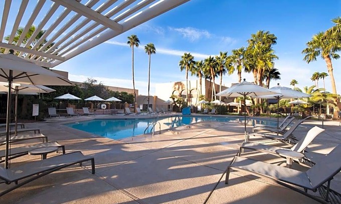 Tucson Hotel | 3-Star Hotel ∙ DoubleTree by Hilton Tucson-Reid Park