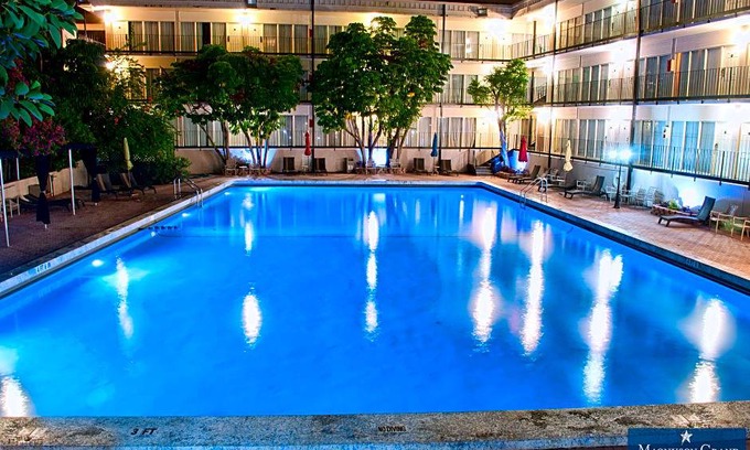 Cypress Gardens Hotel | 3-Star Hotel ∙ EconoLodge Winter Haven