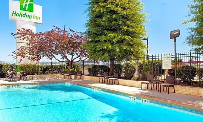 Downtown Little Rock Hotel | 3-Star Hotel ∙ Holiday Inn Little Rock - Presidential Downtown, an IHG Hotel