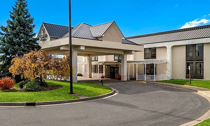 Saginaw Hotel | 3-Star Hotel ∙ Quality Inn & Suites