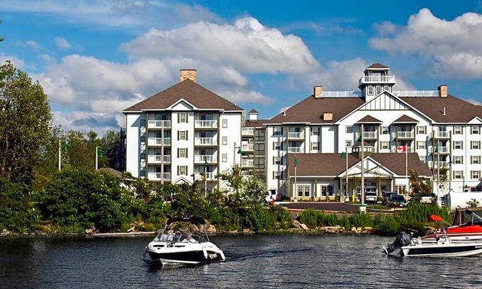 Gravenhurst Hotel | 3-Star Hotel ∙ Residence Inn by Marriott Gravenhurst Muskoka Wharf