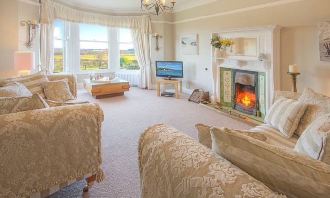 Embleton House | 3 The Villas - a house that sleeps 10 guests in 5 bedrooms