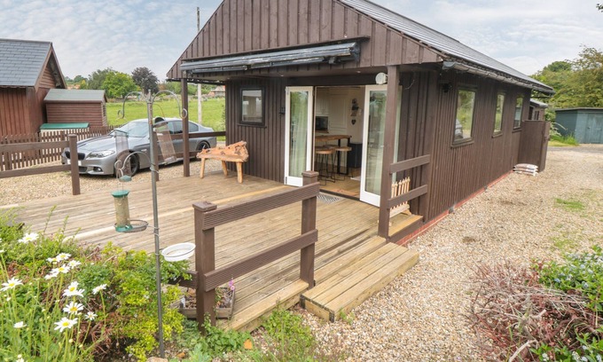 Nawton Cottage | 3 VALLEY VIEW LODGES, family friendly, with a garden in Helmsley