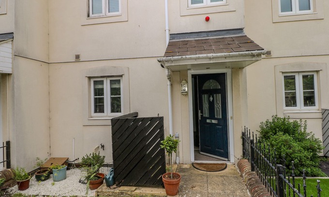 Worthing Cottage | 3 WENBAN MEWS, family friendly, country holiday cottage in Worthing