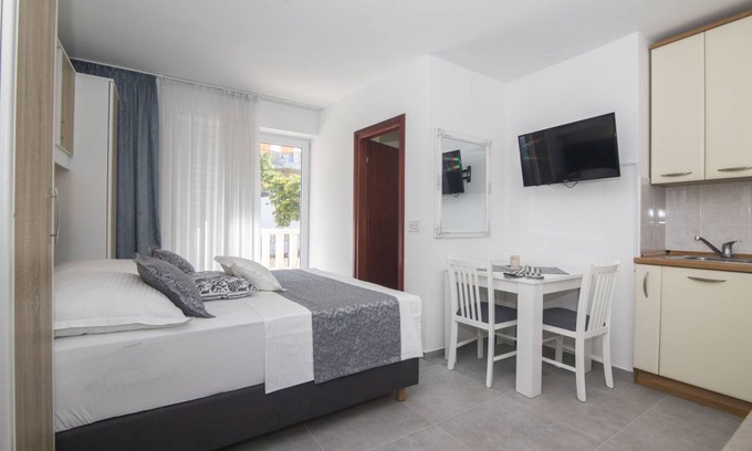 Tucepi Apartment | 30 m² Apartment ∙ 3 guests