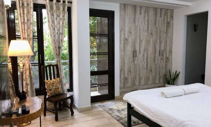 Safdarjung Enclave Bed & Breakfast | 30 m² Bed and breakfast ∙ 2 guests