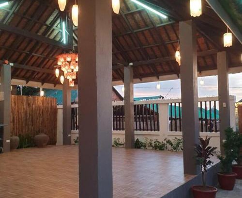 Nasugbu Villa | 30 persons Beachfront, Aircon rooms and pool access