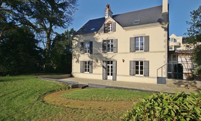 Muzillac House | 300 m² Gîte ∙ 10 bedrooms ∙ 15 guests