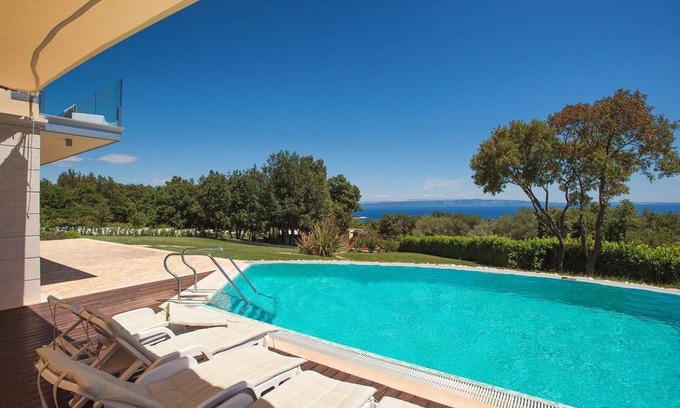 Peruski House | 300 m² House ∙ 3 bedrooms ∙ 8 guests