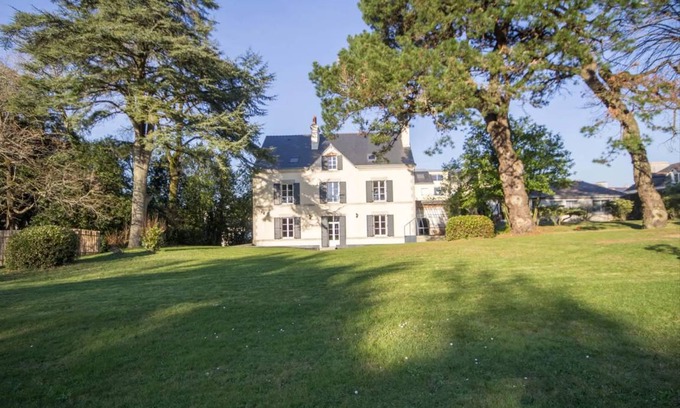 Muzillac Villa | 300 m² Villa ∙ 10 bedrooms ∙ 15 guests