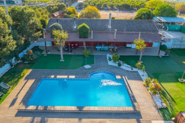 Algorfa Villa | 300 m² Villa ∙ 4 bedrooms ∙ 16 guests