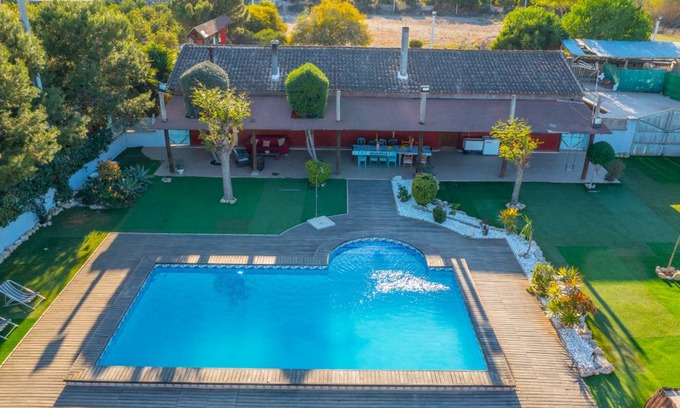 Algorfa Villa | 300 m² Villa ∙ 4 bedrooms ∙ 16 guests