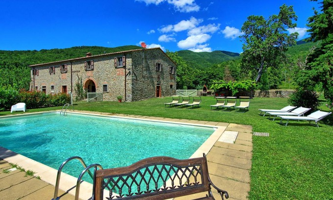 Subbiano Villa | 300 m² Villa ∙ 7 bedrooms ∙ 16 guests