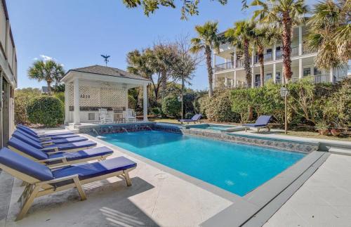 Isle of Palms House | 3001 Palm Boulevard by AvantStay Across From Beach Ocean Views