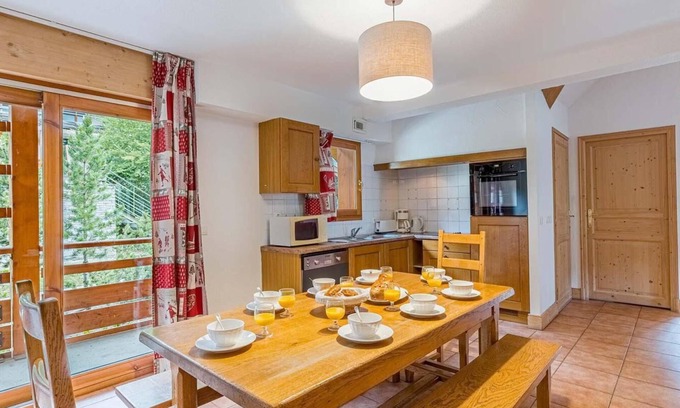 Vaujany Apartment | 300m from resort center, fitness, swimming pool, sauna, hammam, balcony, tv, 44-47m², Vaujany