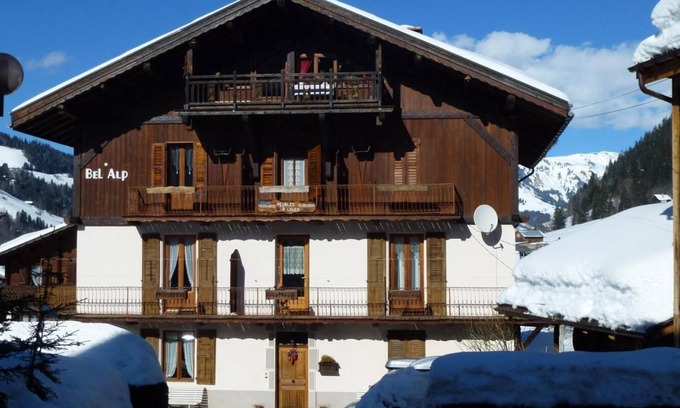 Areches Apartment | 300m from ski slopes, 2nd floor, parking, tv, 44m², Arêches-Beaufort