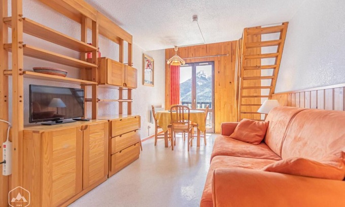 Aussois Apartment | 300m from ski slopes, 2nd floor, balcony, tv, ski locker, 29m², Aussois