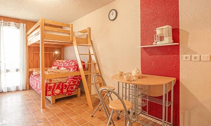 Aussois Apartment | 300m from ski slopes, Ground floor, balcony, tv, ski locker, 21m², Aussois
