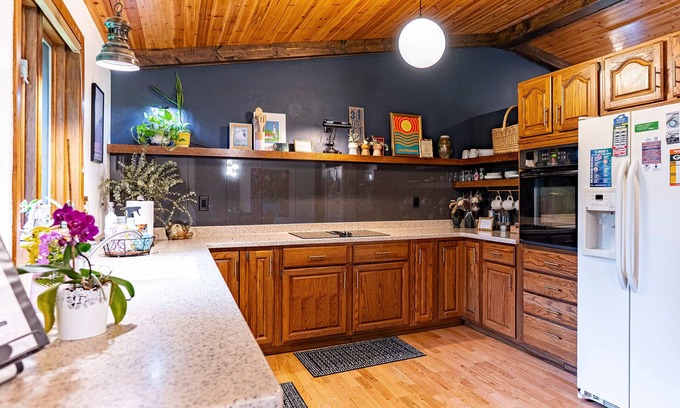 Two Rivers House | 300yds from Beach, Borders State Forest & Close to Downtown