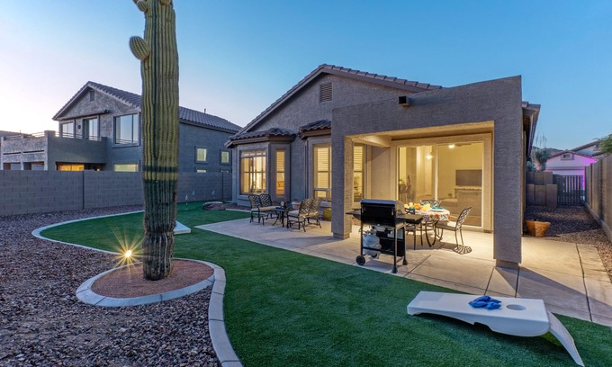 Las Sendas House | 31 Day Rental: Park View, Near Golf & Trails, Comm Htd POOL & Spa, Putt Green, Corn Hole