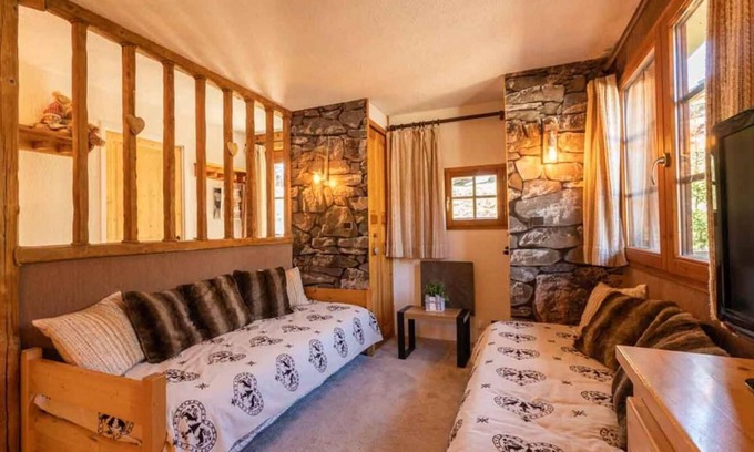 Les Avanchers-Valmorel Apartment | 310m from ski slopes, 1st floor, view village, balcony, tv, ski locker, 34m², Valmorel