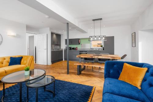 Dunfermline Apartment | 312 Reids Corner - by StayDunfermline