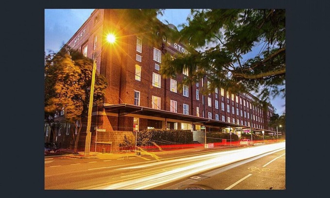 Teneriffe Apartment | 312 south car park 85 · Classic Woolstore river views apartment