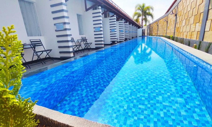 Pamekasan Hotel | 32 m² Hotel ∙ 10 guests