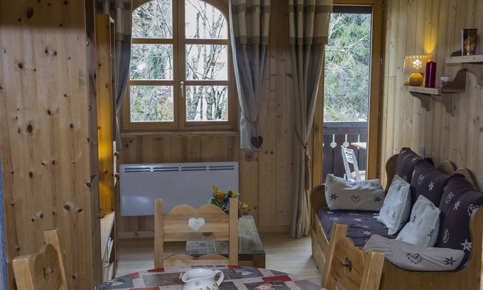 Chamonix City Centre Apartment | 32m² apartment entirely renovated in mountain style, facing brevent,