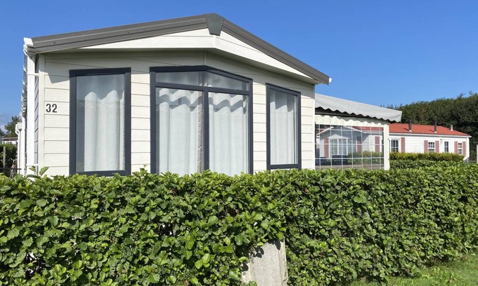 Callantsoog Ski Chalet | 35 m² Chalet ∙ 2 bedrooms ∙ 4 guests