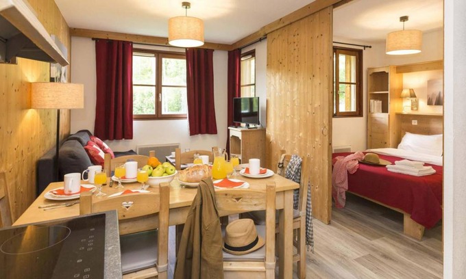 Saint-Sorlin-d'Arves Apartment | 35 m² Apartment ∙ 2 bedrooms ∙ 6 guests
