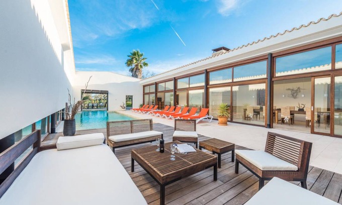 Maria de la Salut Villa | 350 m² Villa ∙ 5 bedrooms ∙ 10 guests