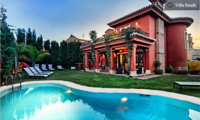 Torremolinos Villa | 350 m² Villa ∙ 3 bedrooms ∙ 6 guests