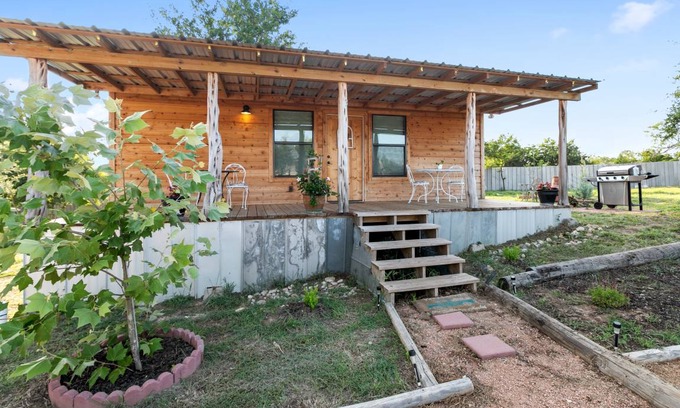 Fredericksburg Cabin | 36 m² Cabin ∙ 1 bedroom ∙ 4 guests