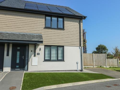 Brynteg House | 36 Parc Delfryn